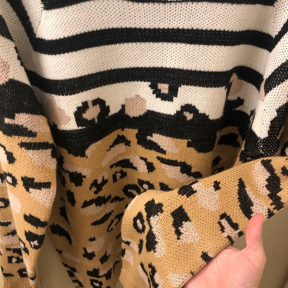 Cheetah Sweater - Picture 4 of 4